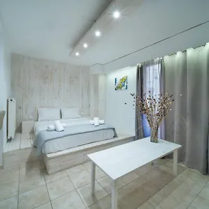 Center By Cretan Apartament